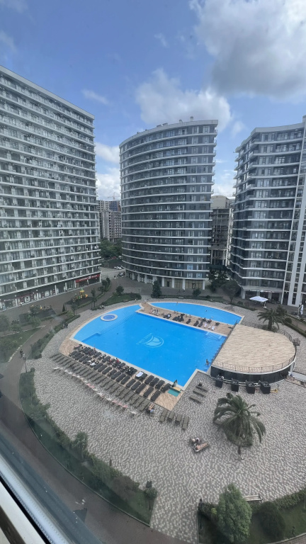 S Vidom na More i Basseynom Apartments