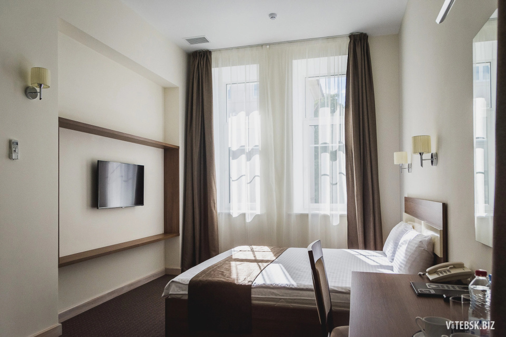 Superior Double room with city view (full double bed)