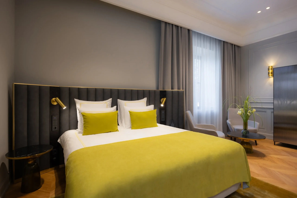 Double Junior Suite (full double bed)