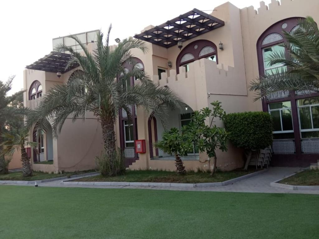 Corniche Palace Hotel