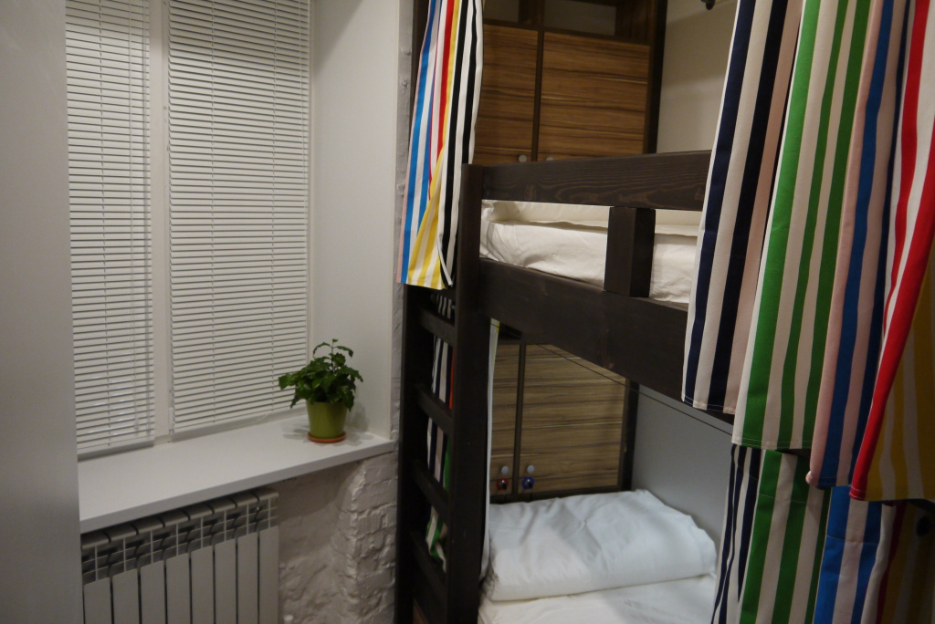 Stereo Hostel Room Type - Economy Double room bunk bed
