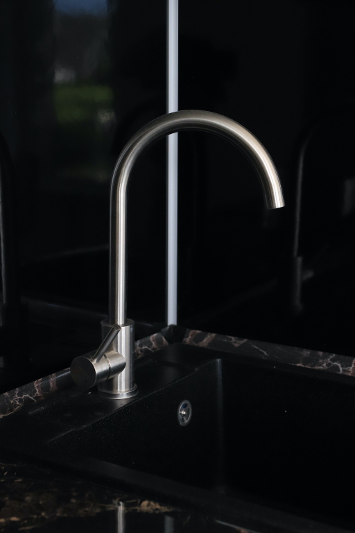 Двухместный семейный люкс с балконом и с красивым видом из окна двуспальная кровать в Вилла Абхазия