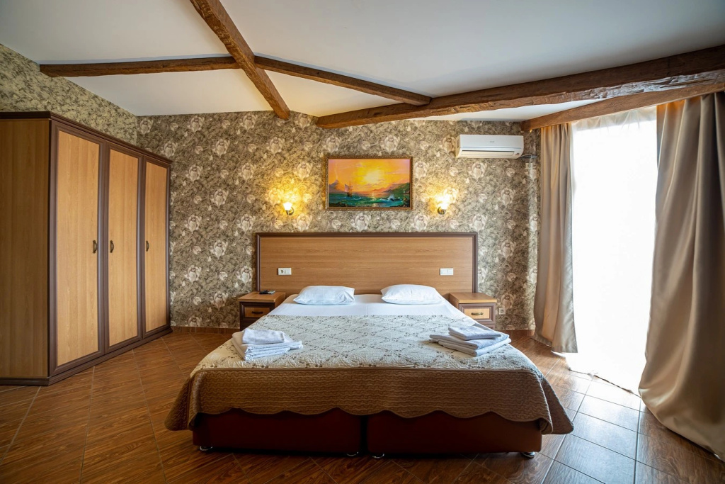 2 rooms Standard Quadruple Suite with balcony and with view