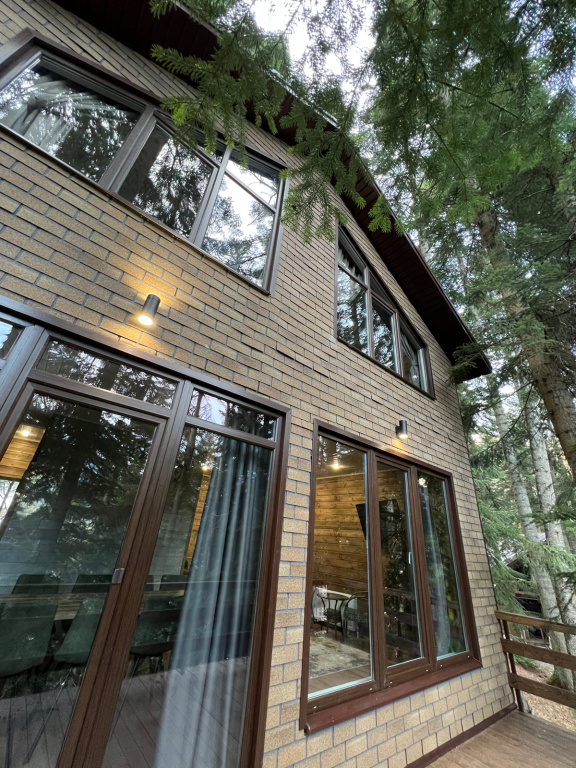 Mountain Peak House with balcony and with mountain view