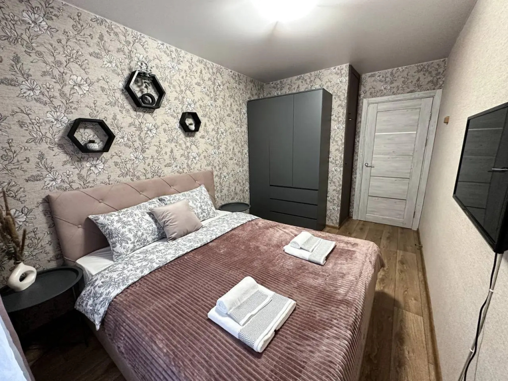 Квартира Top Rooms: Двухкомнатная у метро Пролетарская с качелями — фото