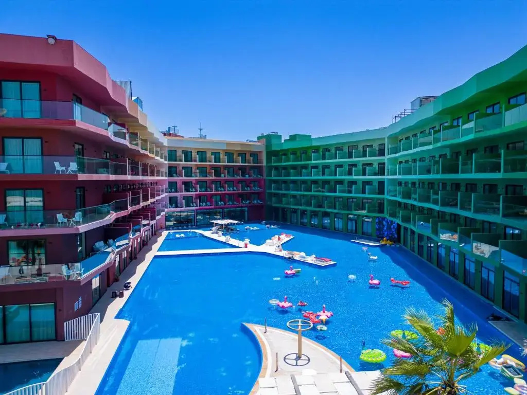 Отель Hotel Voco Dubai Nice The Heart Of Europe By Ihg- Adults Only в Дубае