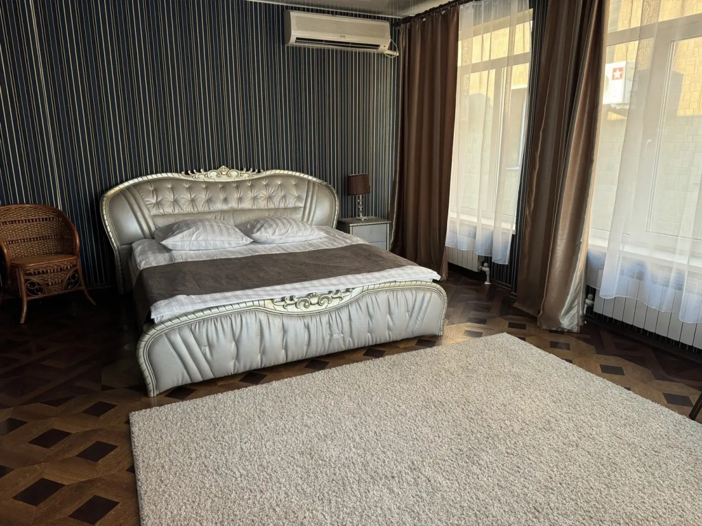 Double Suite (full double bed)
