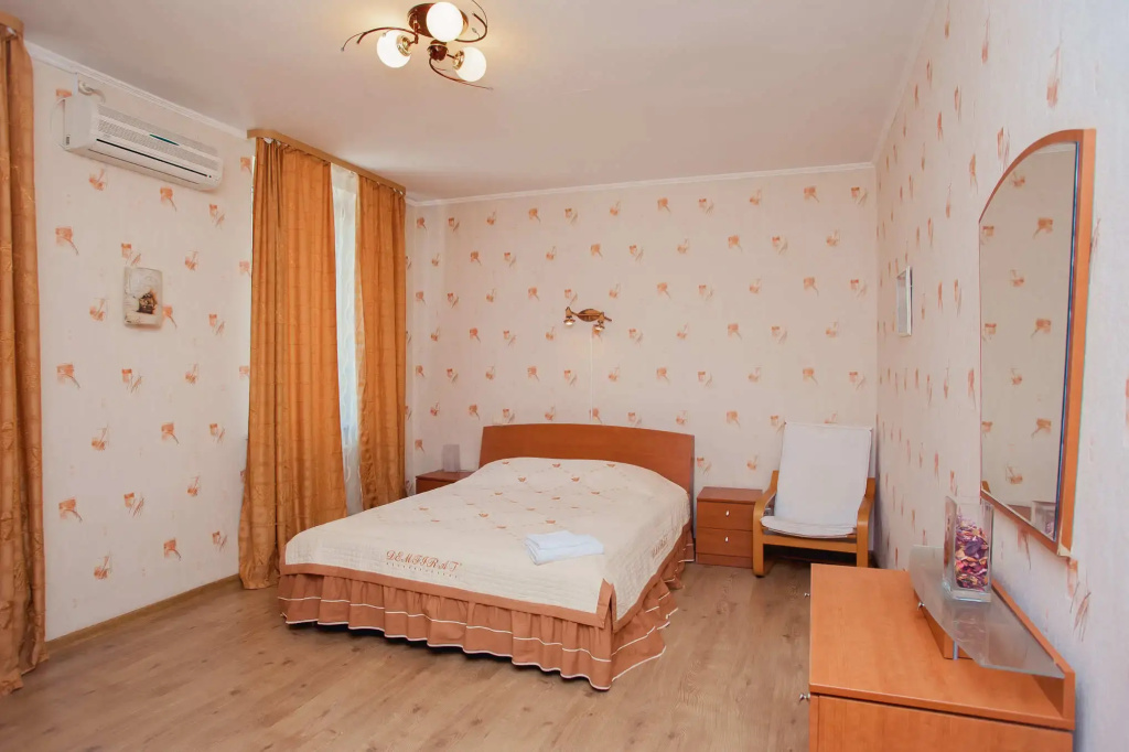 2 Bedrooms Classic Apartment