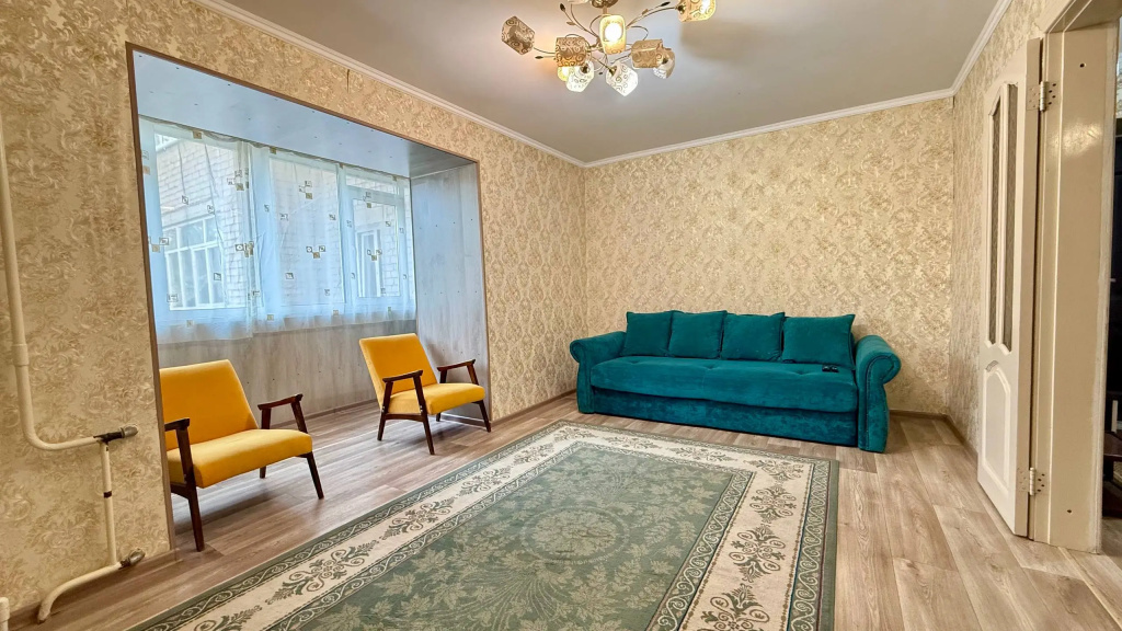 Trekhkomnatnaya Komfort Kvartira V Tsentre Goroda Dostyk Moll, Arbat, Lenino Flat