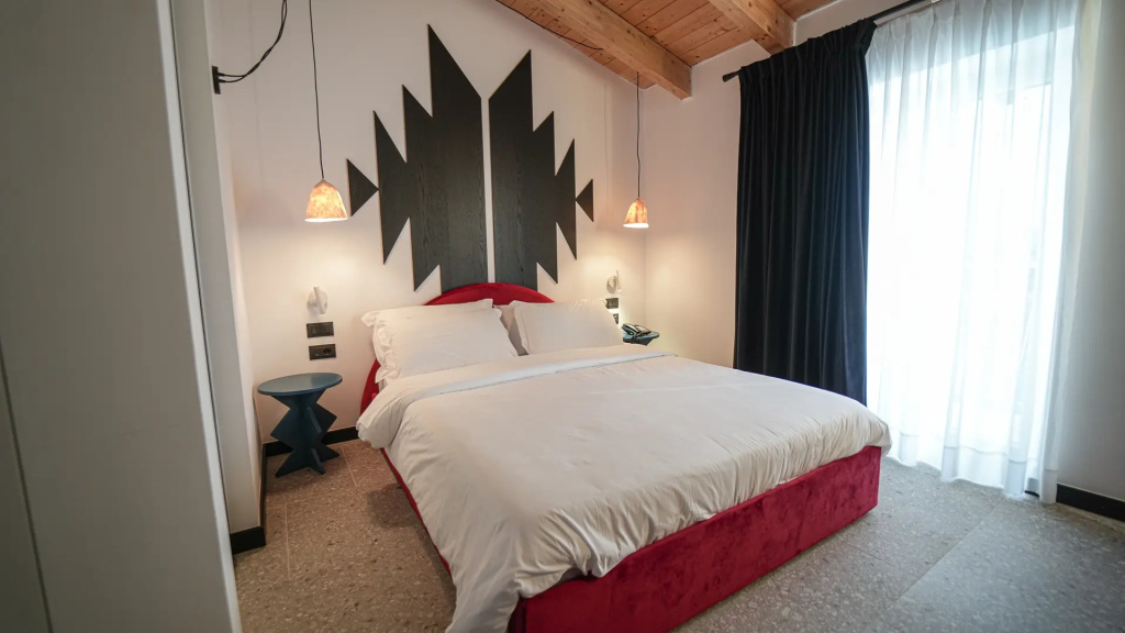 Standard Double room with balcony and with city view (full double bed)