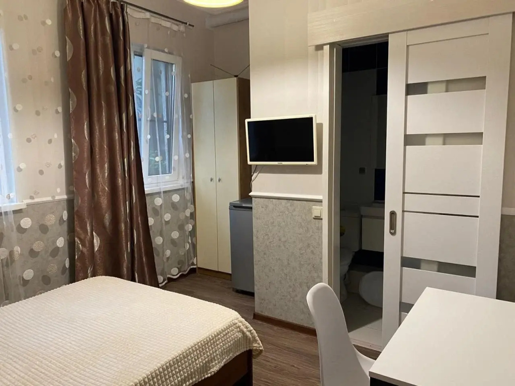 1 Bedroom Standard Double room with courtyard view (full double bed)