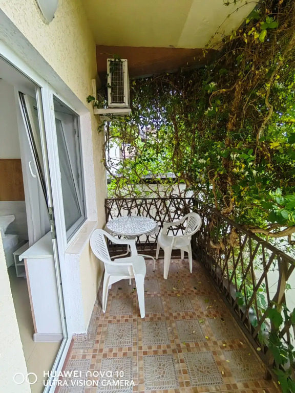 Двухместный номер Standard с балконом и с красивым видом из окна двуспальная кровать в Тихий домик