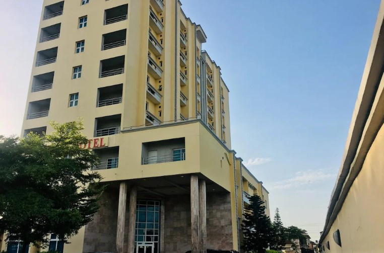 Peninsula Towers Hotel