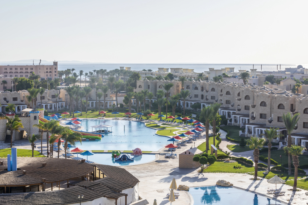 Royal Lagoons Resort & Aqua Park Families and Couples ONLY — фото