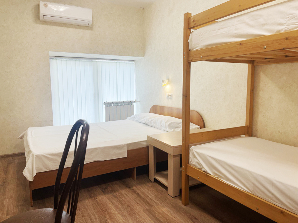Bela vista hostel in south america. Общежитие донну. Хостел юг. Хостел южный телефон. Луга хостел южно-сахалинск.