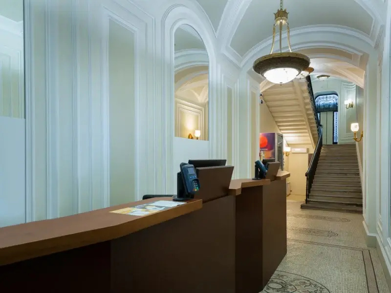 Lobby & Reception