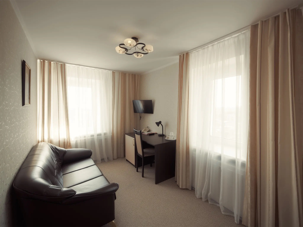 Oktyabr'skaya Hotel Room Type - Double Suite full double bed