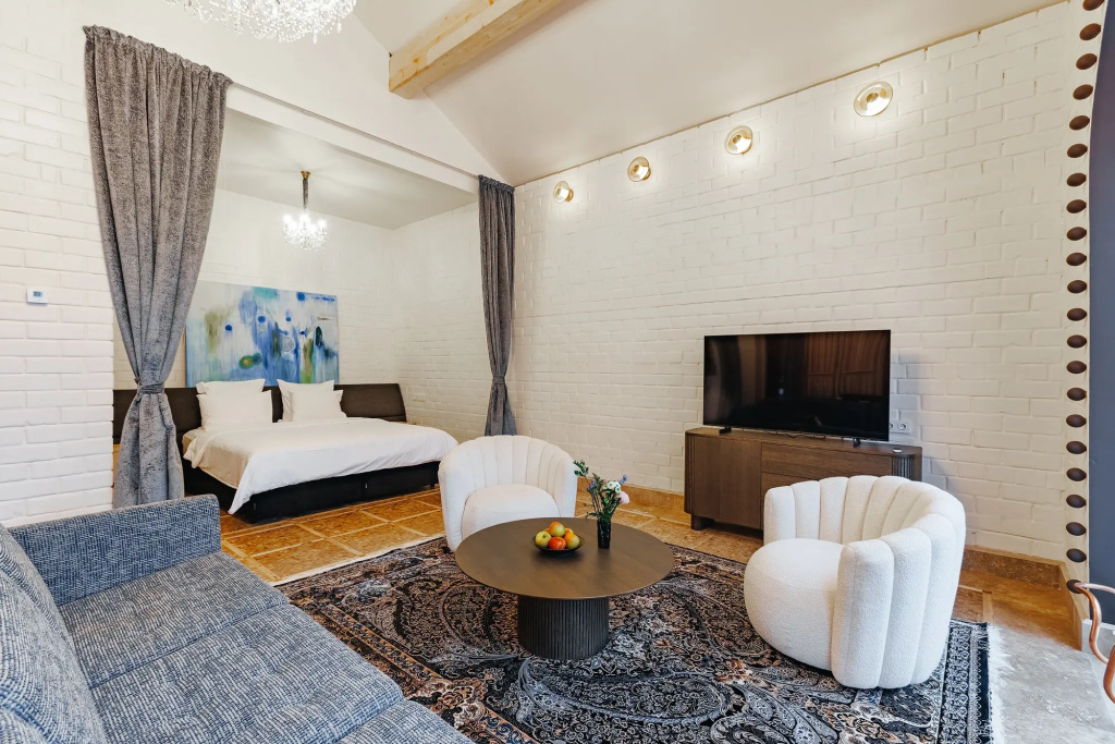 Luxury on the 3rd Line Double Cottage (full double bed)