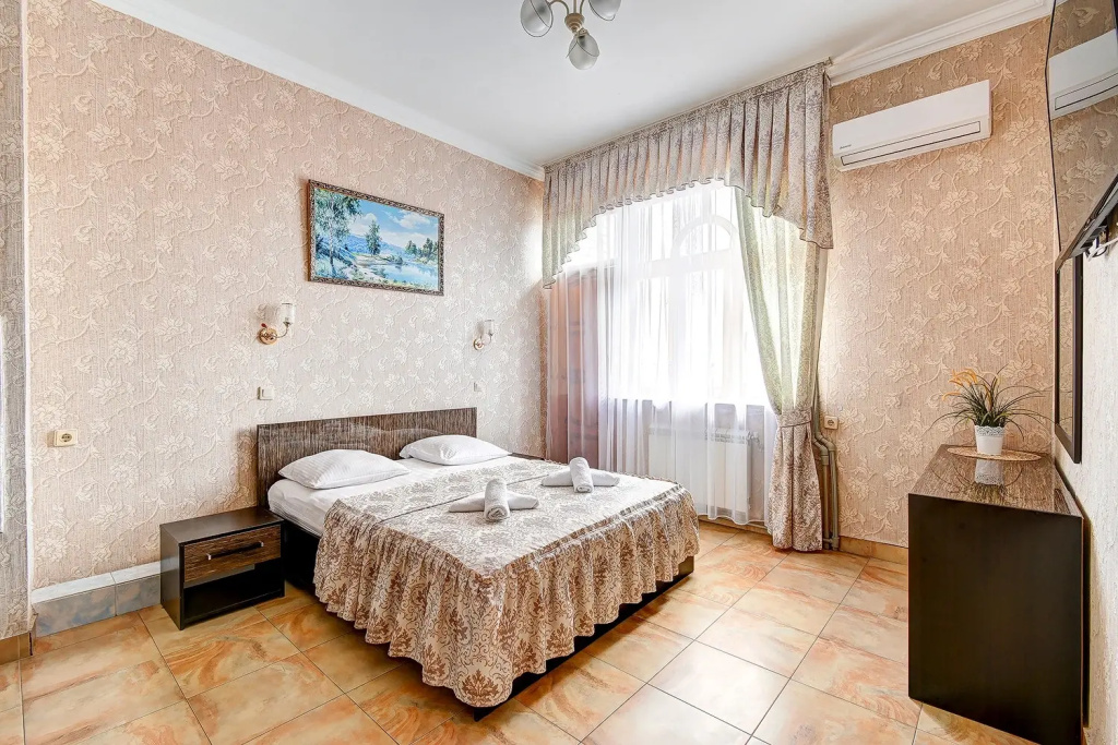 2-room Family room with balcony and with city view