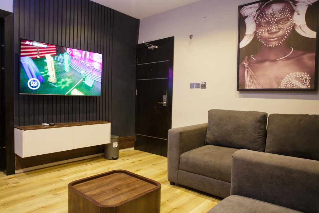 Suite with balcony and with city view