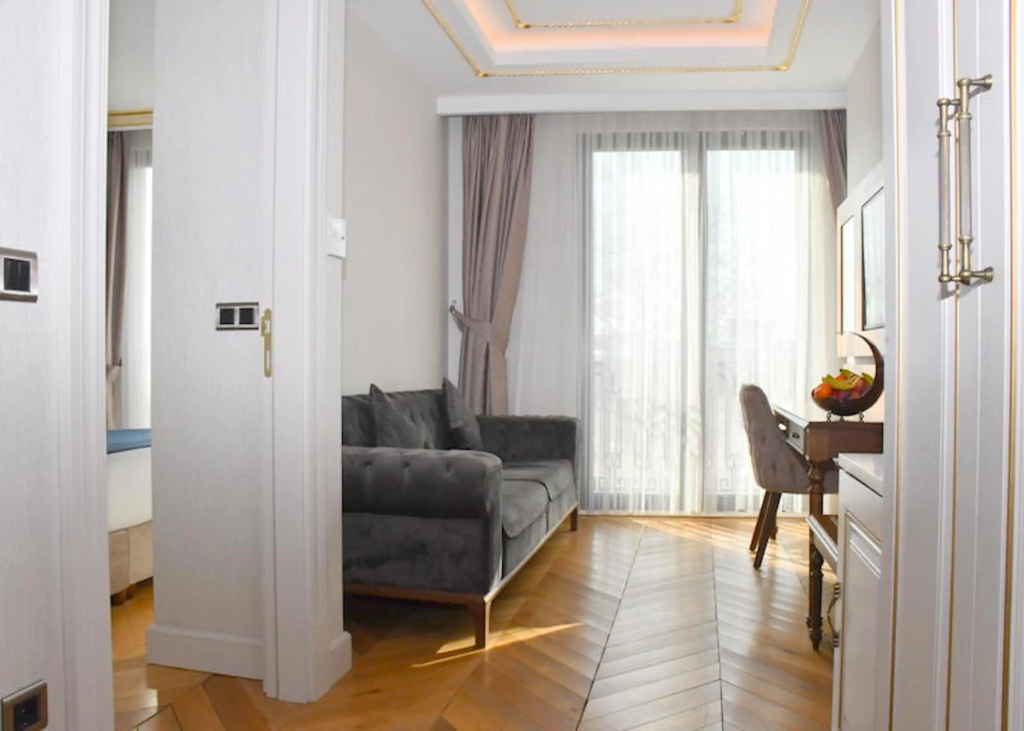 Double Junior Suite with sea view (full double bed)