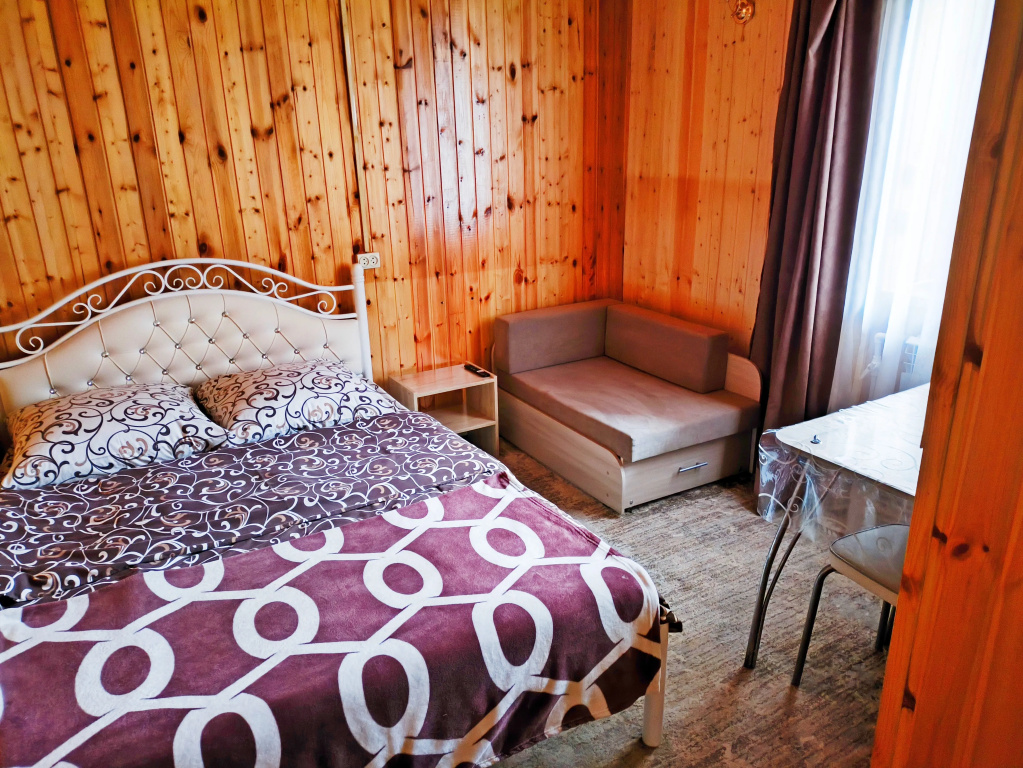 Feniks Mini-hotel Room Type - Deluxe Triple room