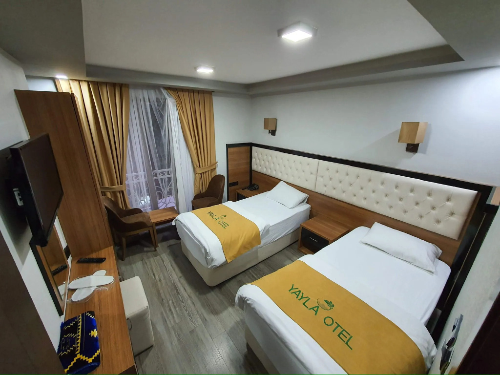 Standard room with courtyard view