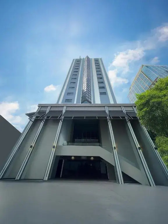 Pinnacle Lumpini Park Hotel