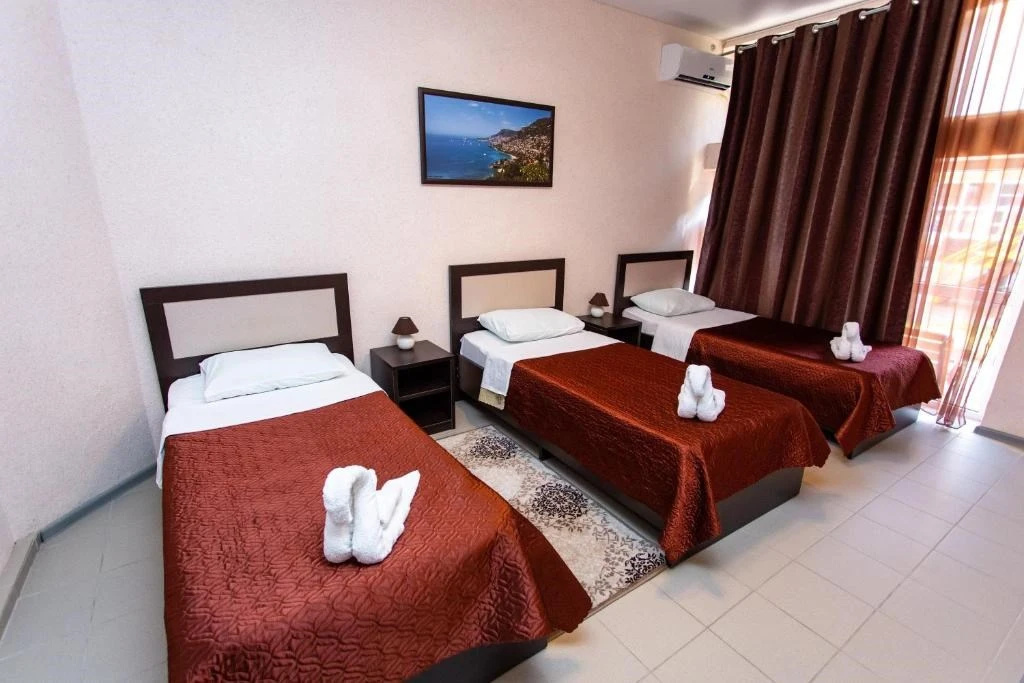 Economy Triple room
