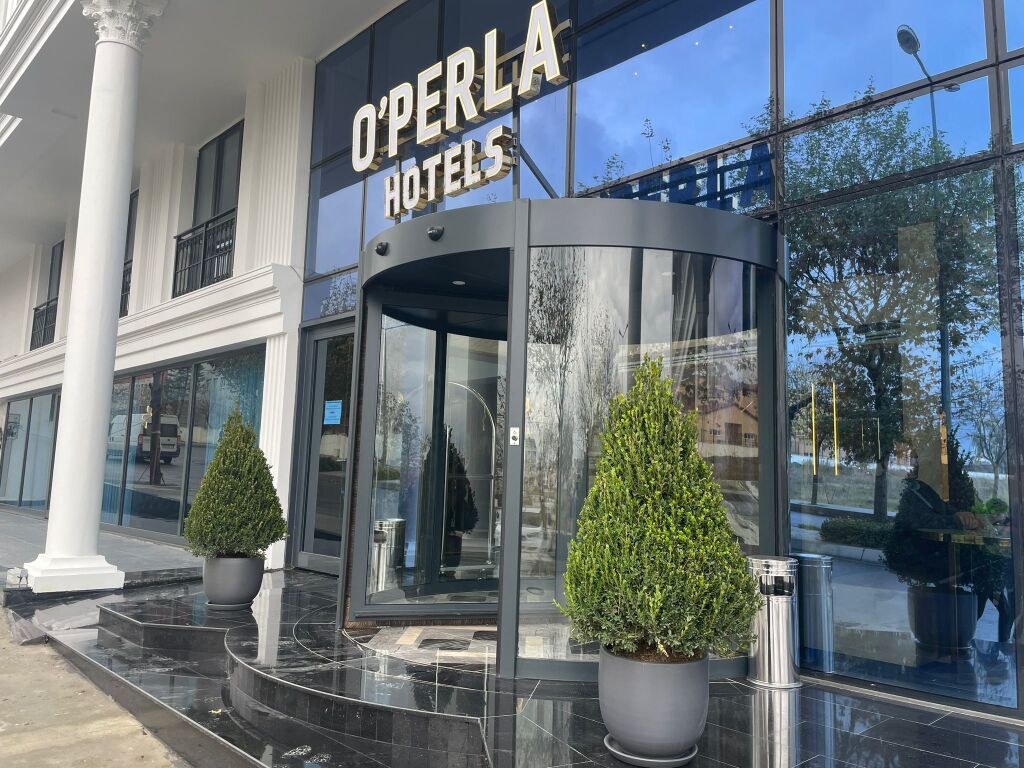 Отель Operla Airport Hotels Trademark Collection By Wyndham (By Ostrovok