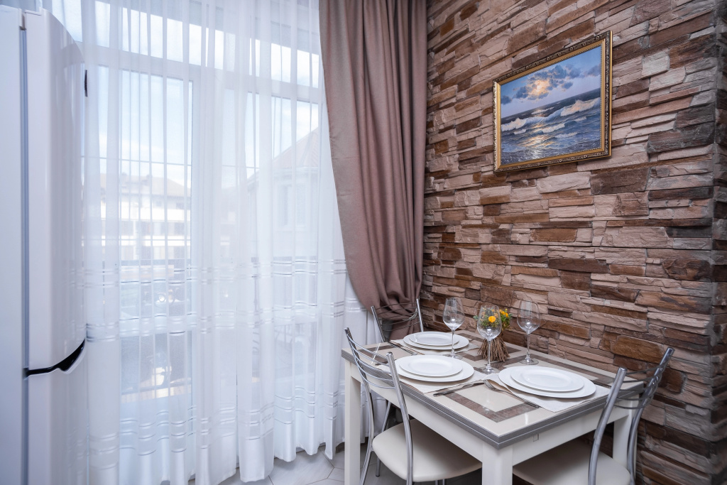 Апартаменты Red Apartments Арт Лайт Сити Апартамент Роллан — фото