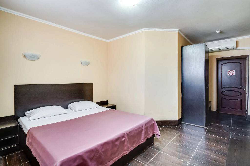 Economy Double room (full double bed)