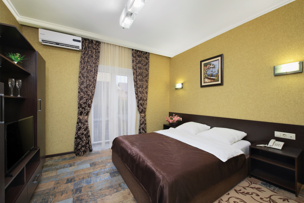 Nochnoy Kvartal Hotel Room Type - Standard Plus Double room full double bed