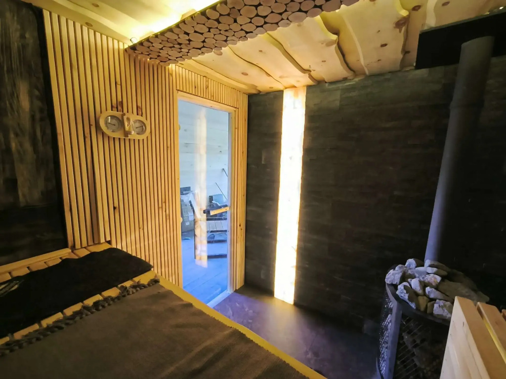 Шале двухэтажный А-фрейм с панорамным остеклением и террасой - фото 18