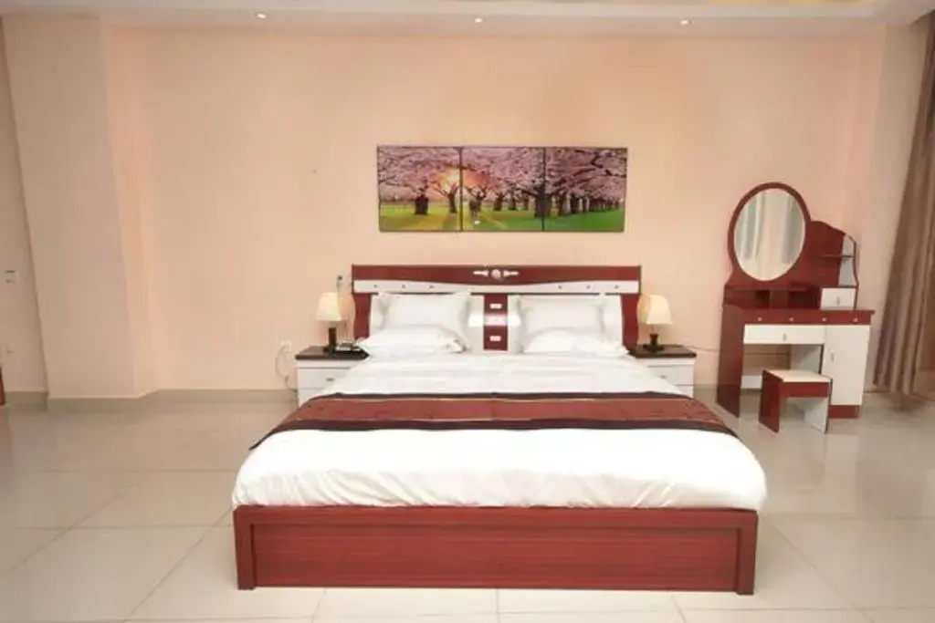 Executive Double Suite with view full double bed