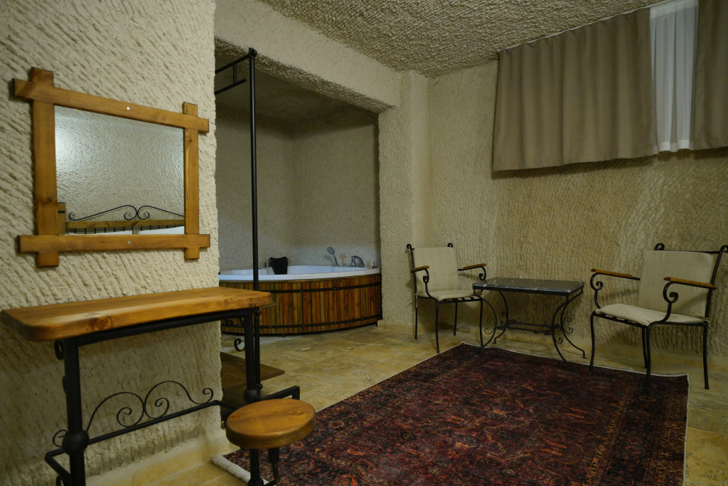 Nirvana Cave House Hotel