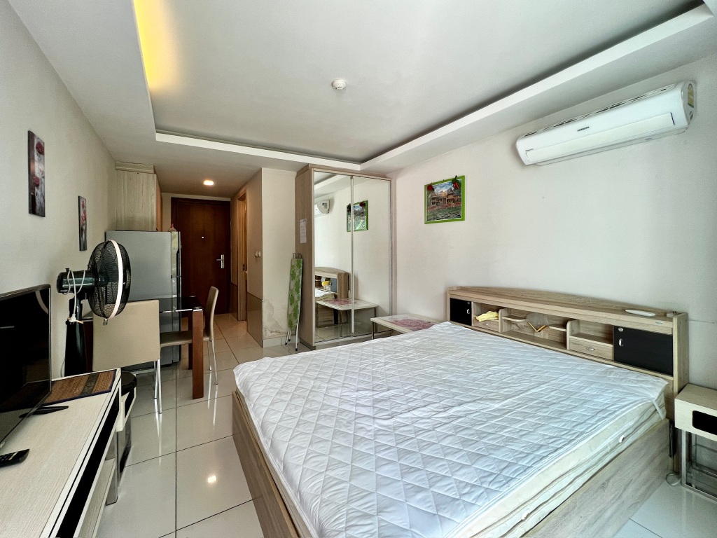 Апартаменты с балконом и с красивым видом из окна в Апартаменты Laguna Bay 2 - 316 - Сomfortable studio close to the sea!