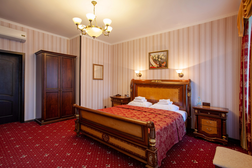 Double Junior Suite (full double bed)