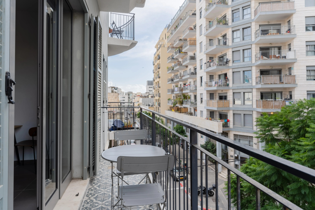 Blueground at Florentin ID24 Apartments
