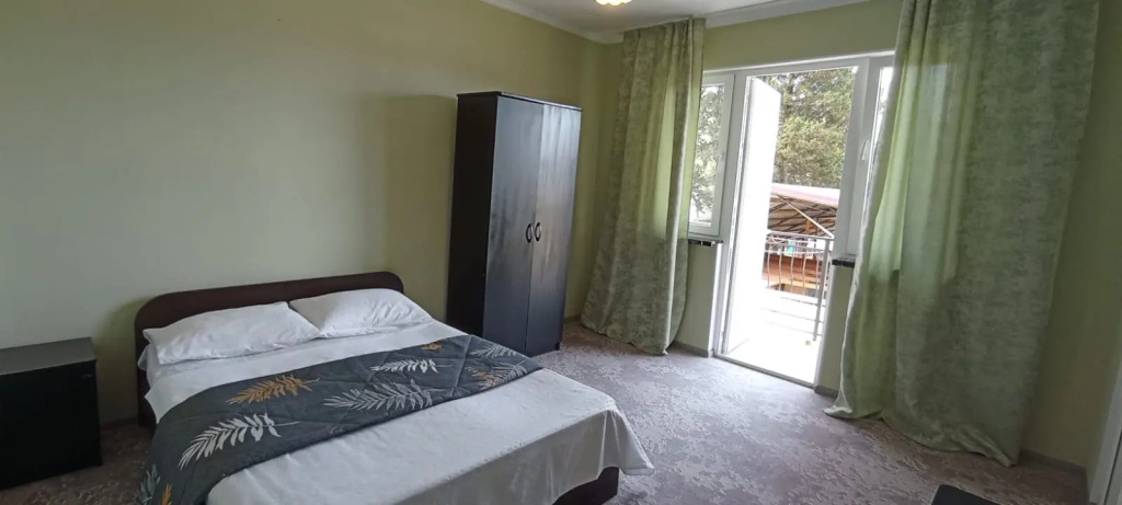 Classic Double room with courtyard view (full double bed)