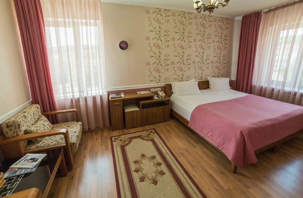 Double Junior Suite (full double bed)
