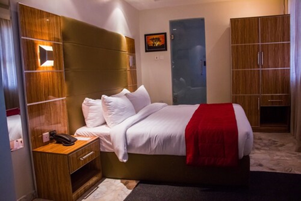 Executive Suite with balcony and with city view