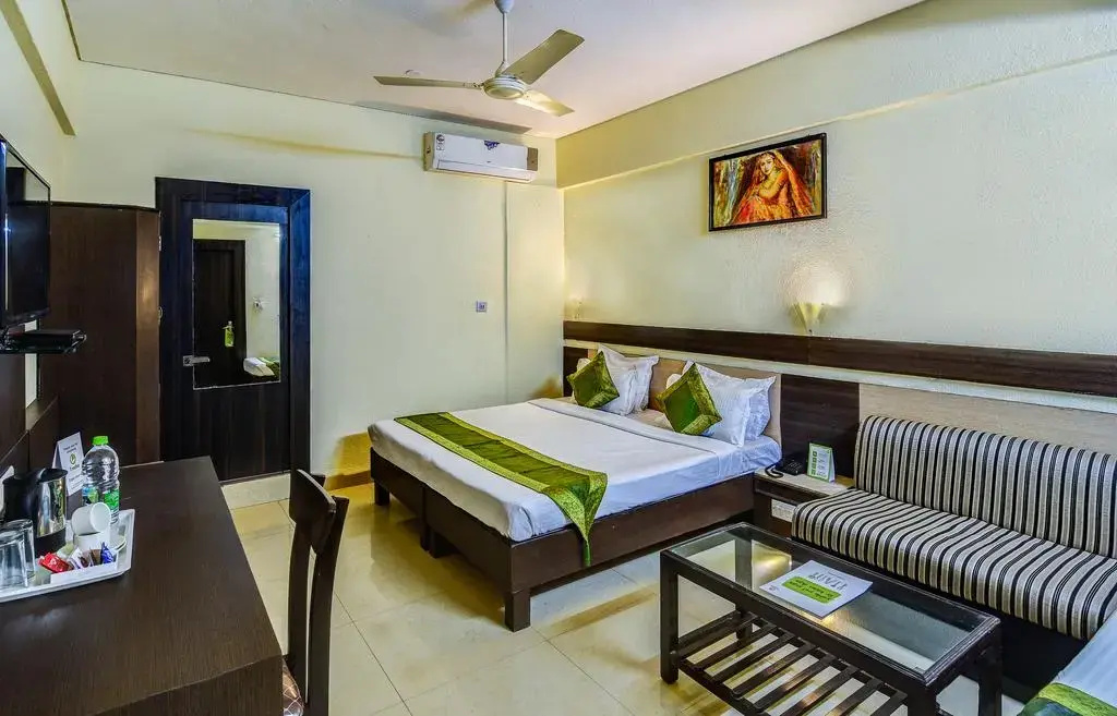 Standard Double room (full double bed)