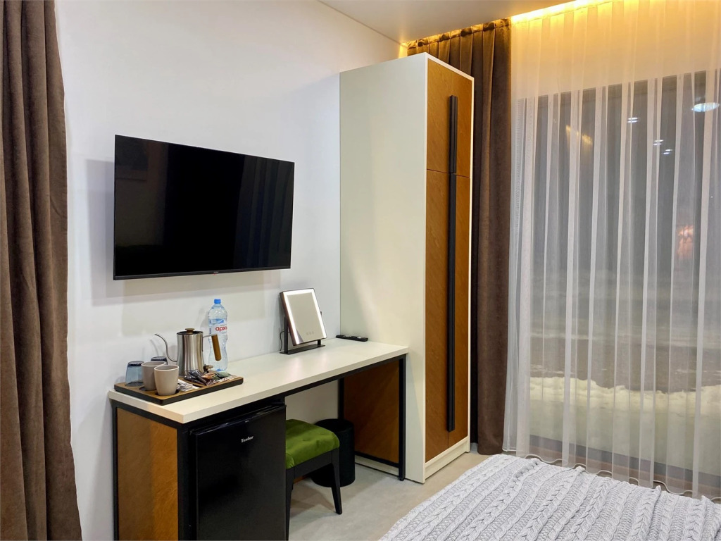 Люкс High Tech с балконом в Горы Village