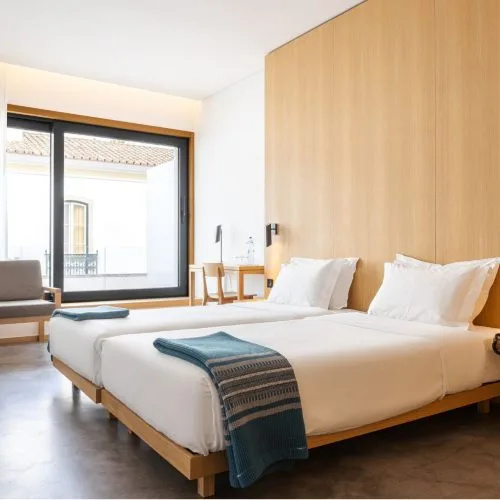 Double room (full double bed)