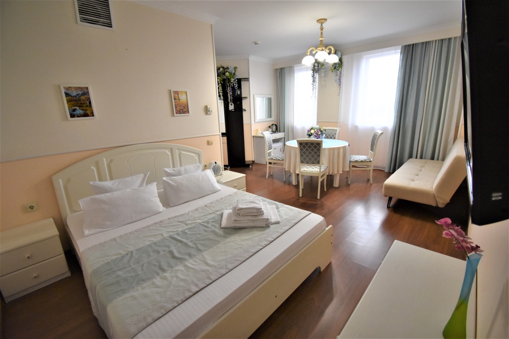 Via Sacra Hotel Room Type - Superior Double room with city view full double bed