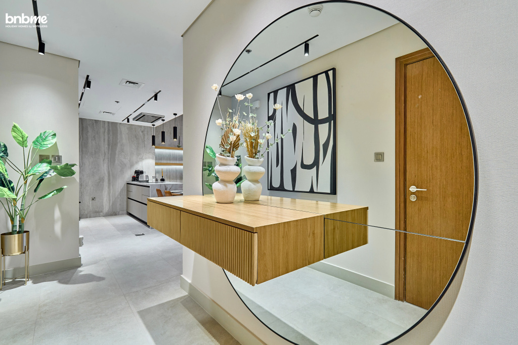 Апартаменты Bnbmehomes  Lux Haven Burj View Opera District - 1408 — фото