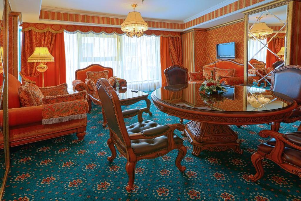 Diplomat Hotel & Business Center by null