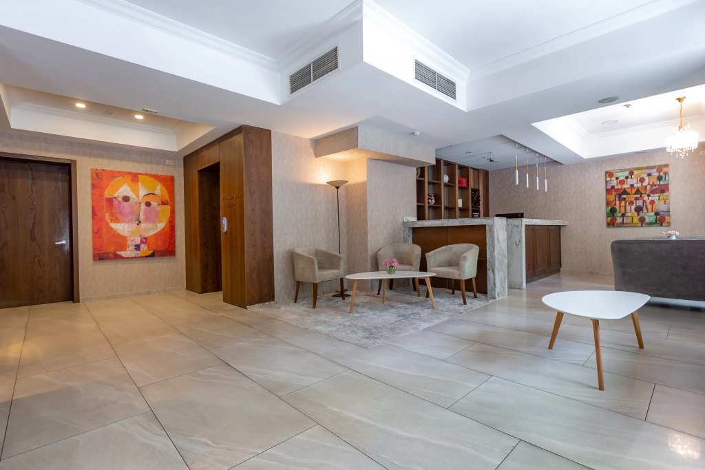 Lobby & Reception