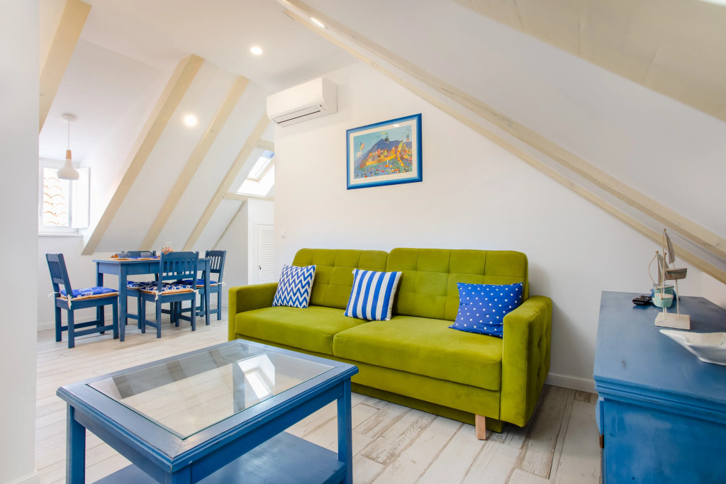 Stayeva 11 image lobby